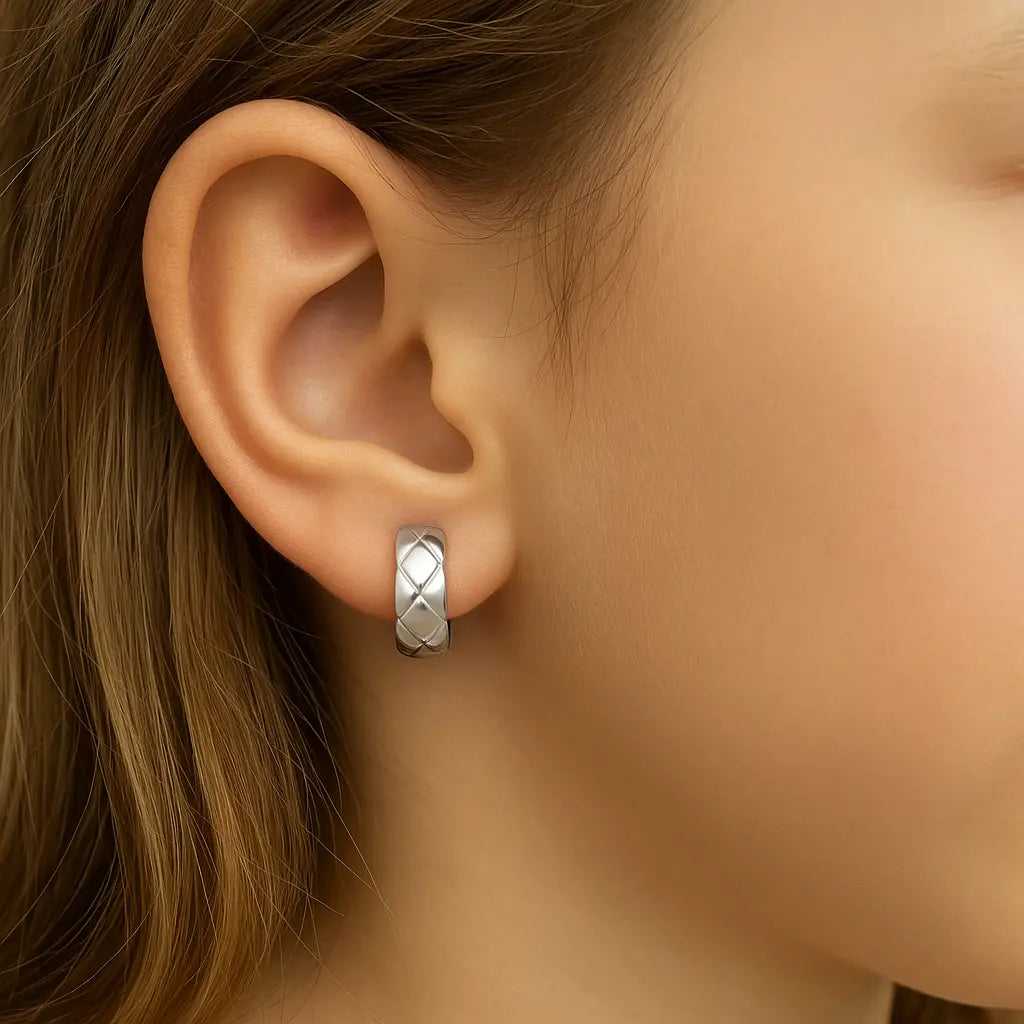 Argolla De Plata Para Niñas Rombo 12 mm - Aros Desde Bebé – Joyería Infantil en Oro 18k y Plata 925