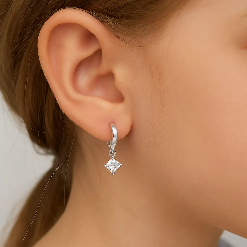 Argollas De Plata Para Niñas de 10 mm Con Rombo Circón Colgante - Aros Desde Bebé – Joyería Infantil en Oro 18k y Plata 925