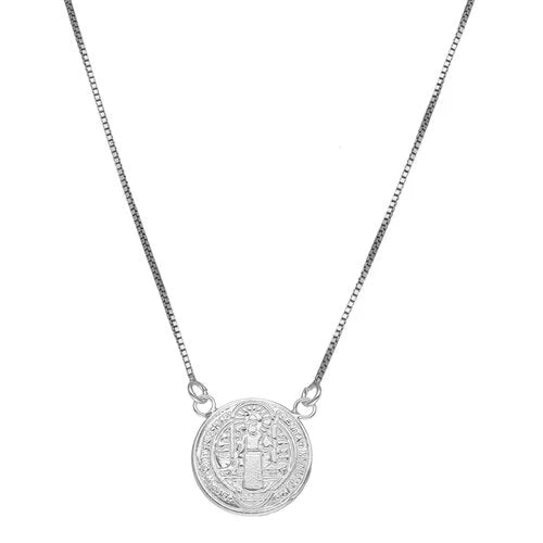 Collar con medalla de San Benito
