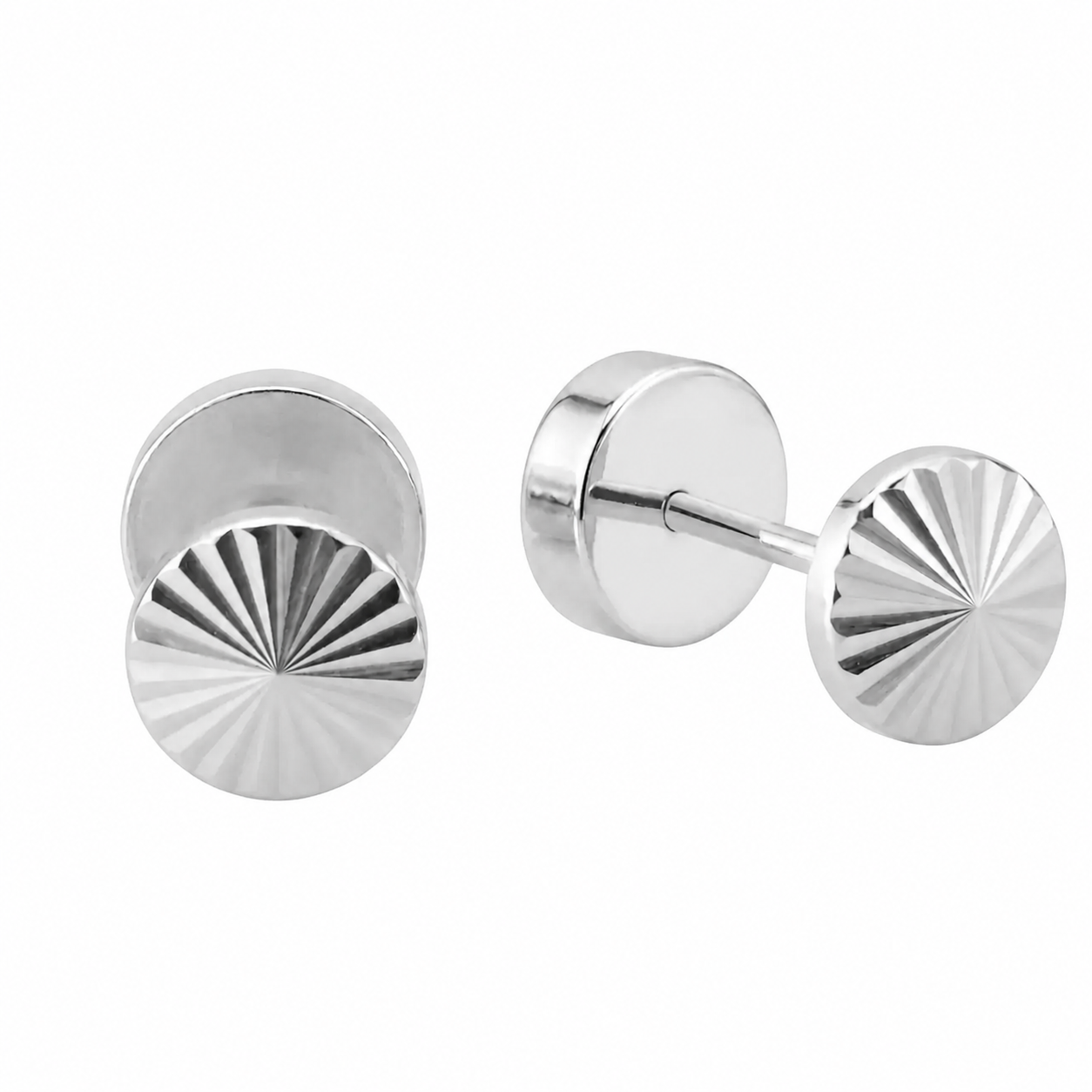 Abridores de plata 925 facetados de 4mm para bebé sobre fondo blanco