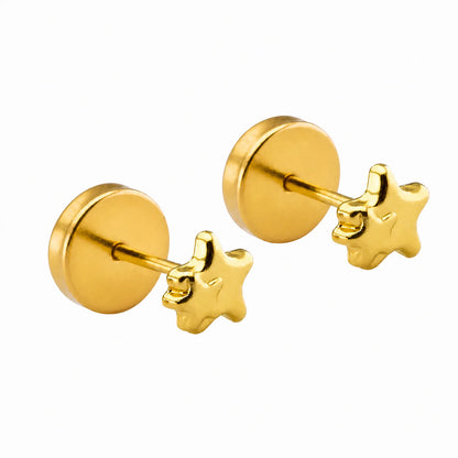 Aros abridores de estrella doble en oro macizo de 18k para recién nacida. El diseño muestra una estrella de 4 mm con otra más pequeña anidada, ambas con un acabado pulido brillante.