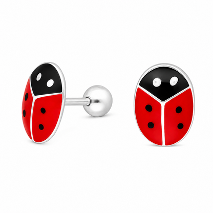 Aros para niña con forma de chinita (mariquita) fabricados en plata de ley 925. Se observa el esmaltado en rojo y negro, el tamaño de 8x5mm y el tornillo de seguridad atornillable con tope redondo.