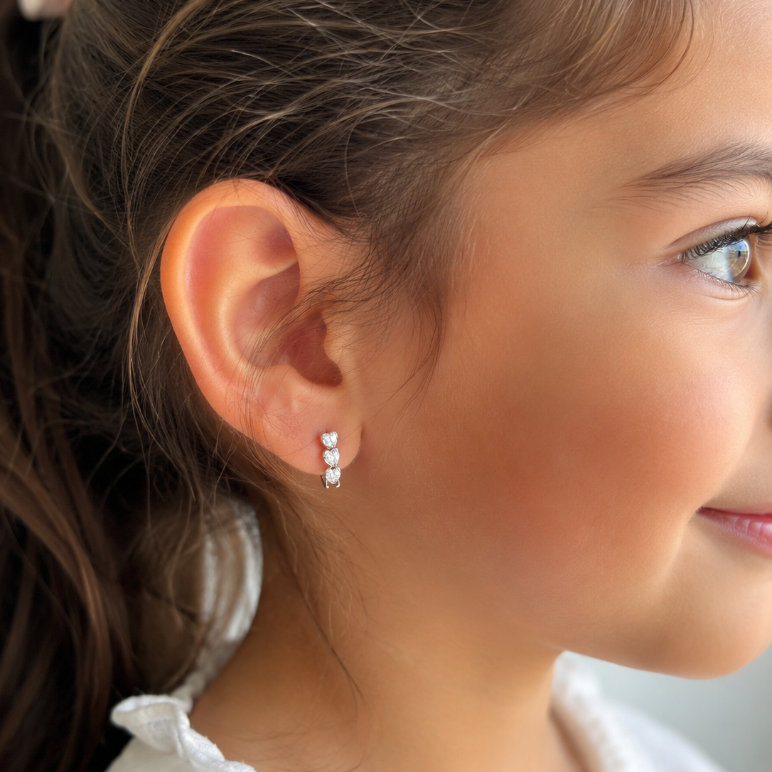 Aros click plata 925 con corazones de circones