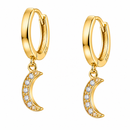 Argollas con dije de luna en plata ley 925 con baño de oro 18k, vista del par