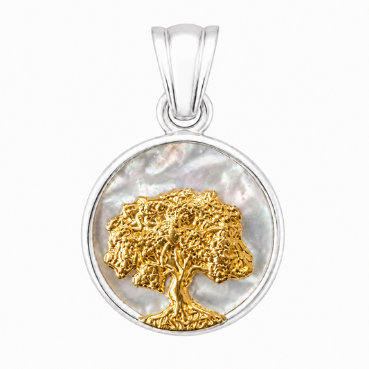 Medalla Árbol de la Vida en plata ley 900 bañada en oro 18k con fondo de nácar natural 12 mm.