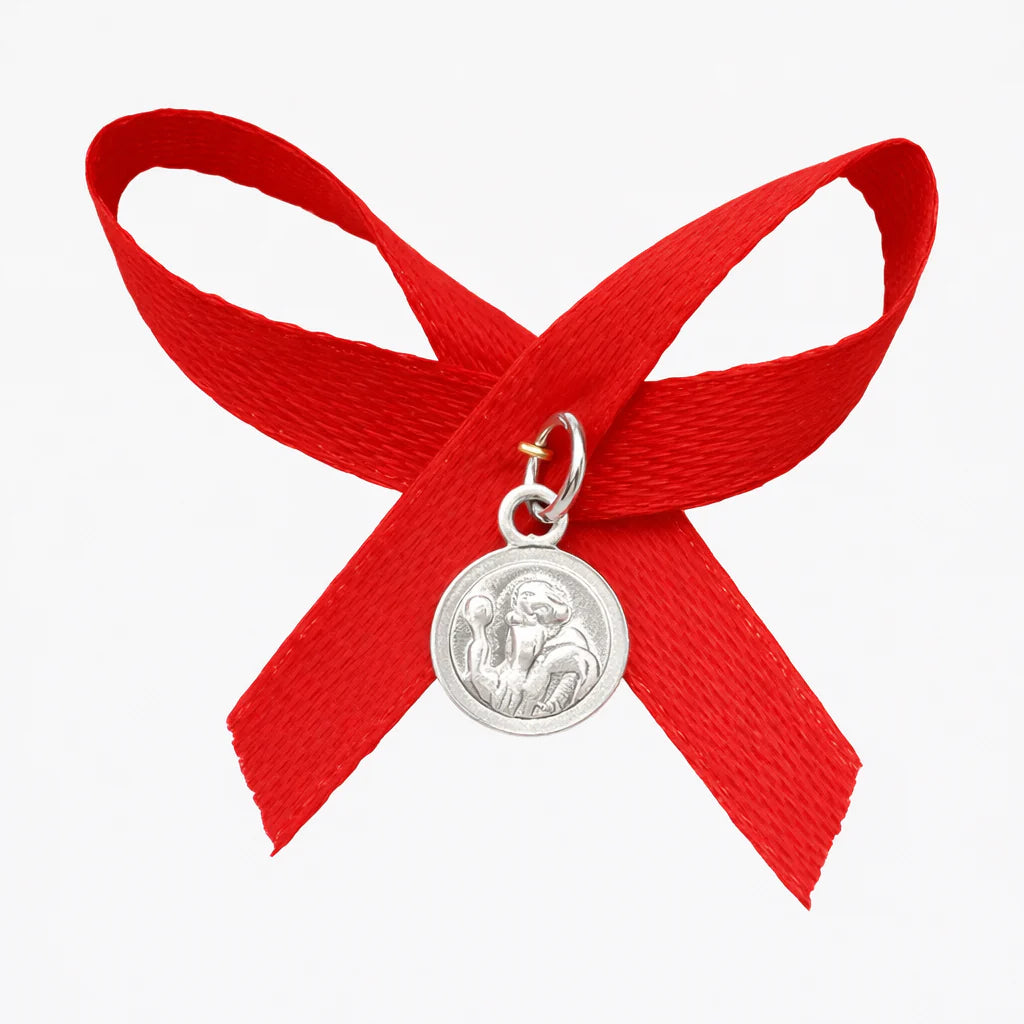 "Colgante San Benito Abad 10mm con Cinta Roja Protectora | Regalo para Bebé"