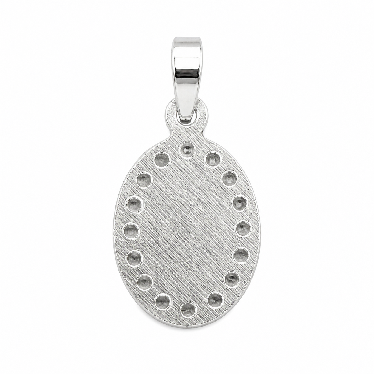Reverso de medalla Virgen de Guadalupe plata 925 con perforaciones que realzan el brillo