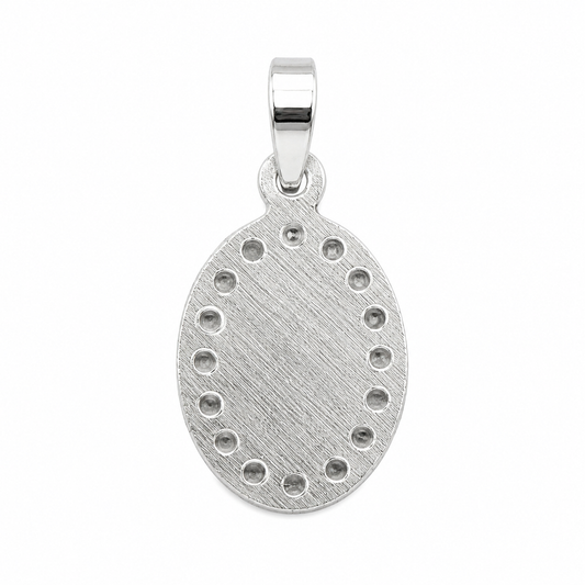 Reverso de medalla Virgen de Guadalupe plata 925 con perforaciones que realzan el brillo